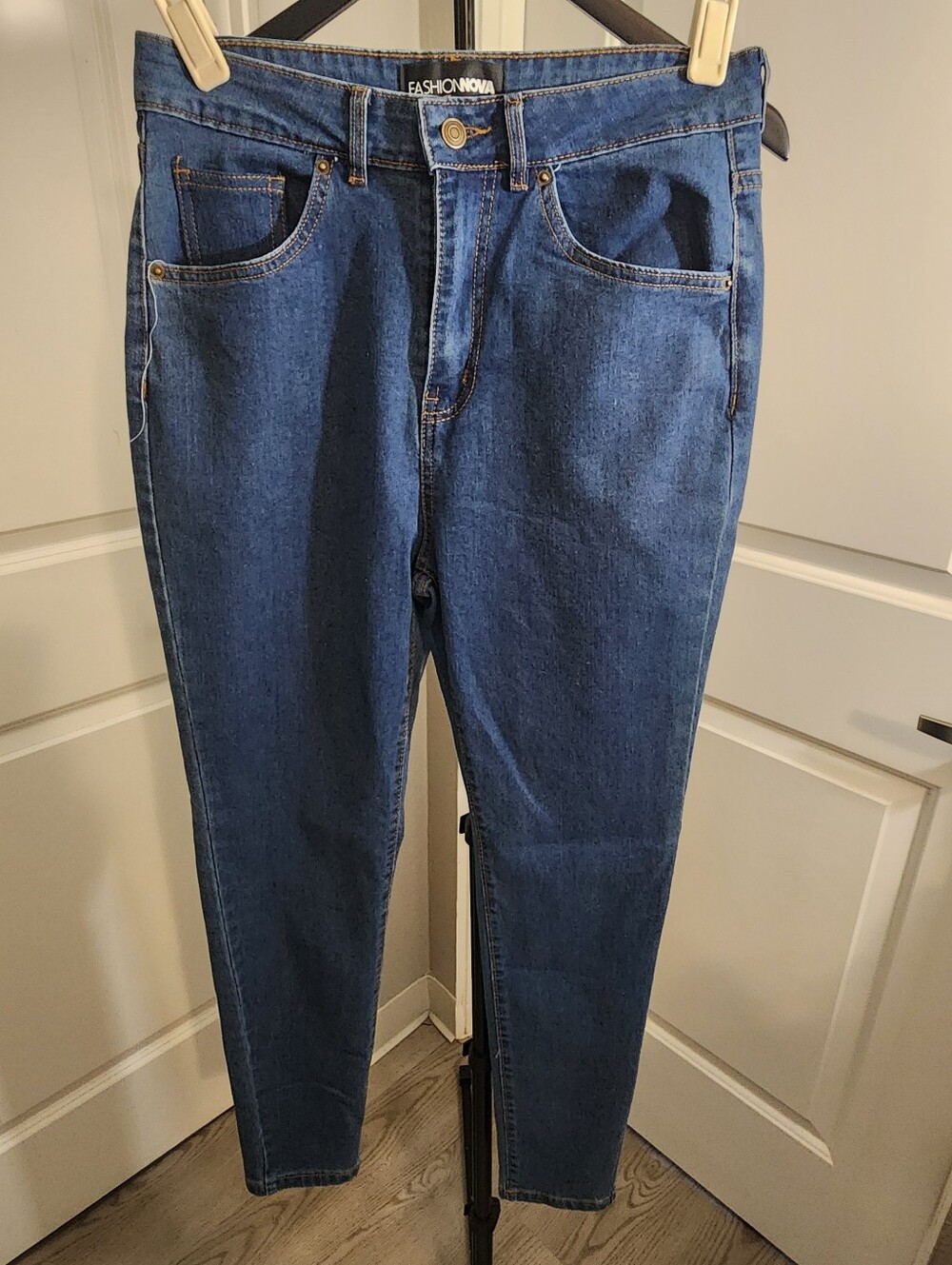 Fashion Nova Dark Wash Skinny Jeans Size 9